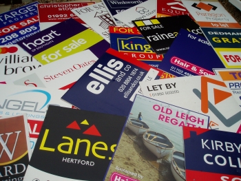 LG Signs Commercial Services